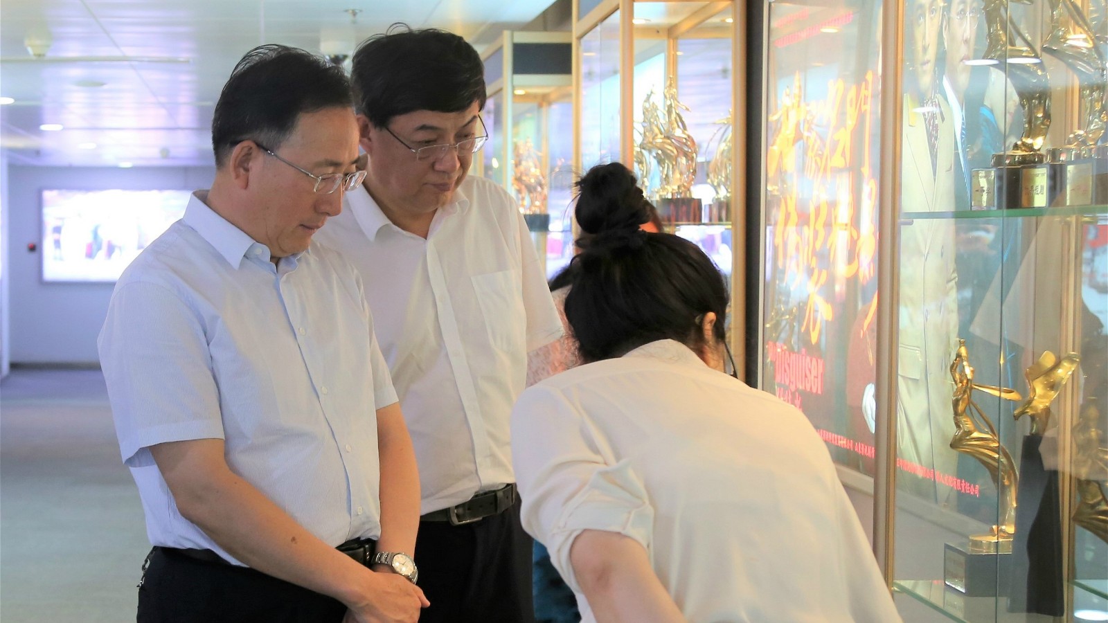 省委宣傳部副部長、省電影局局長程守田到(dào)山東影視(shì)傳媒集團調研