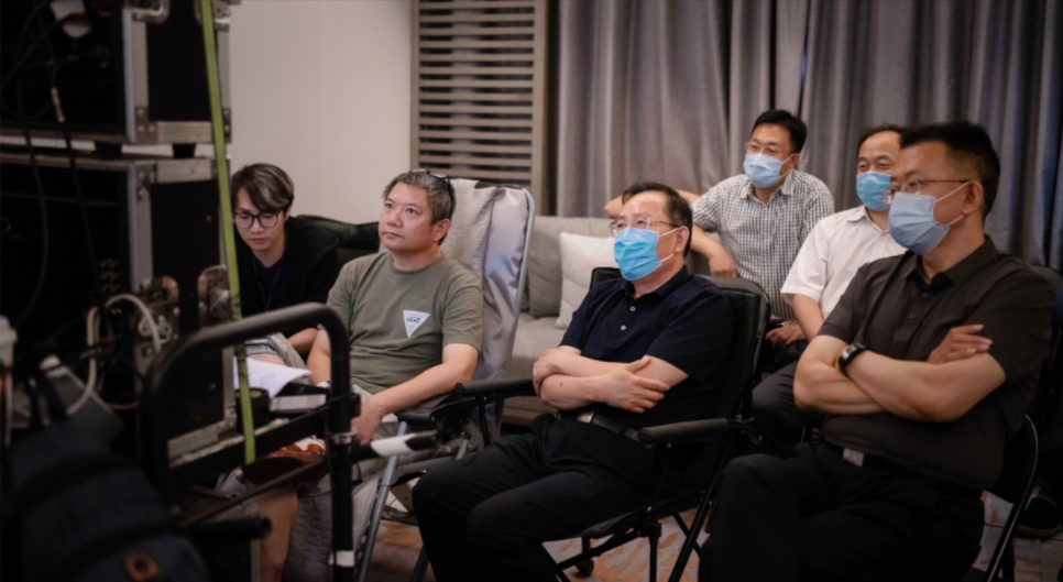 中共山東省委宣傳部副部長、省電影局局長程守田一行到(dào)電視(shì)劇(jù)《老(lǎo)家夥》劇(jù)組探班